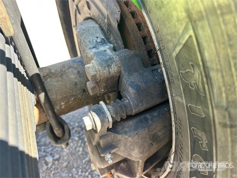 Ford F-550 XL 4x2 Cab and Chassis (Inoperable) Kabine i unutrašnjost