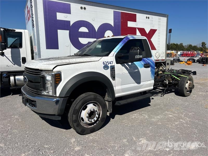 Ford F-550 XL 4x2 Cab and Chassis (Inoperable) Kabine i unutrašnjost