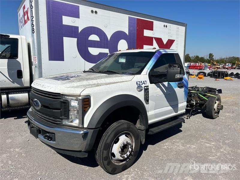 Ford F-550 XL 4x2 Cab and Chassis (Inoperable) Kabine i unutrašnjost