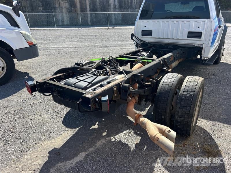 Ford F-550 XL 4x2 Cab and Chassis (Inoperable) Kabine i unutrašnjost