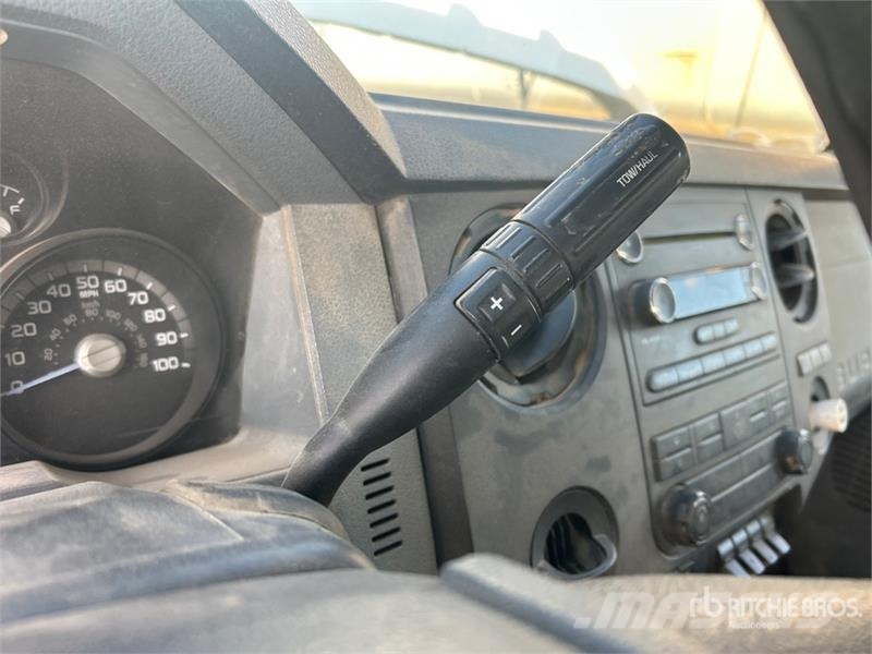 Ford F-550 XL 4x2 Crew Cab Utility Truck Pickup/Pritschenwagen