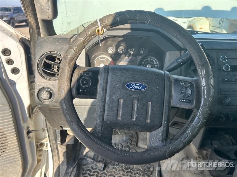 Ford F-550 XL 4x2 Crew Cab Utility Truck Pickup/Pritschenwagen