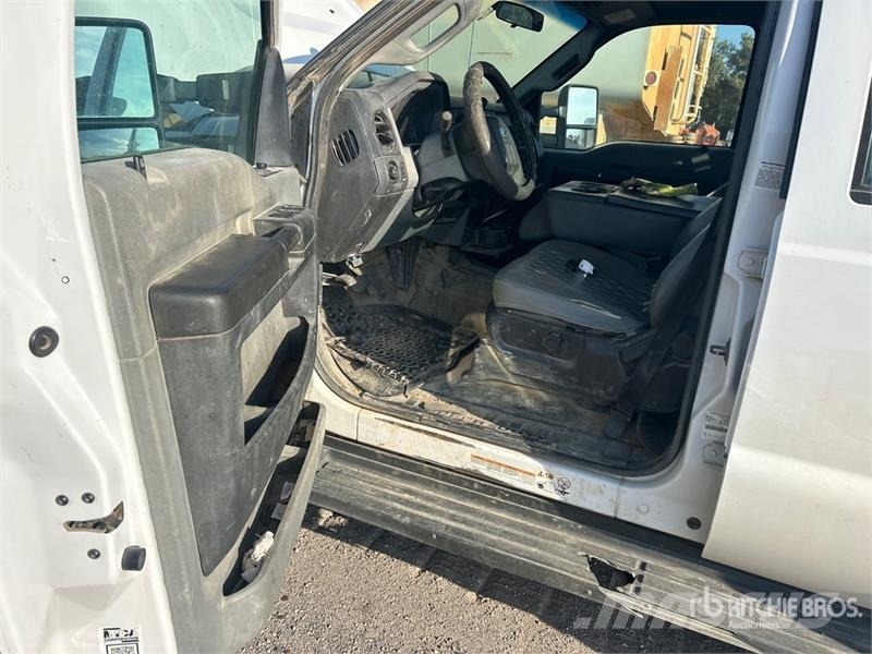 Ford F-550 XL 4x2 Crew Cab Utility Truck Pickup/Pritschenwagen