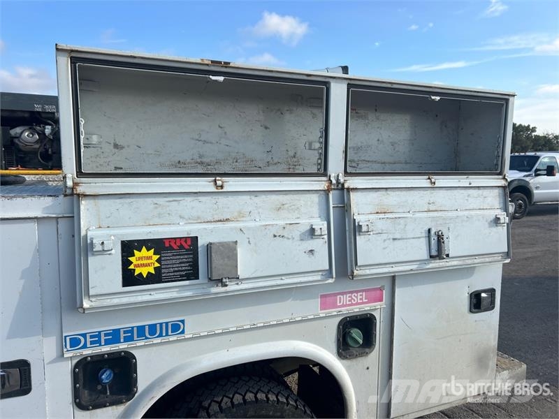 Ford F-550 XL 4x2 Crew Cab Utility Truck Pickup/Pritschenwagen