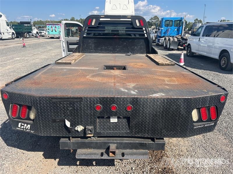Ford F-550 XL 4x2 Crew Cab Flatbed Truck Tovornjaki s kesonom/platojem