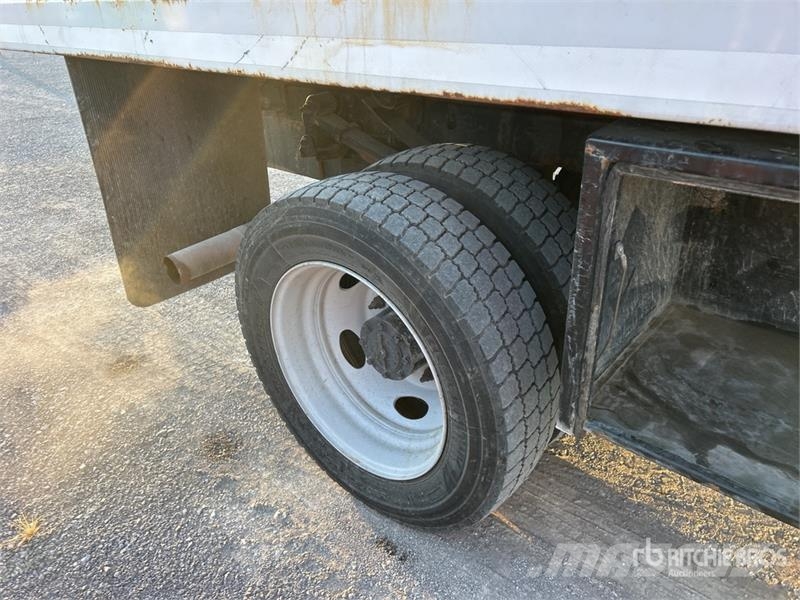 Ford F-550 XL 4x2 Crew Cab Chipper Truck Koka skaidu vedēji