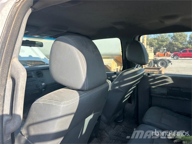 Ford F-550 XL 4x2 Crew Cab Utility Truck Pickup/Pritschenwagen
