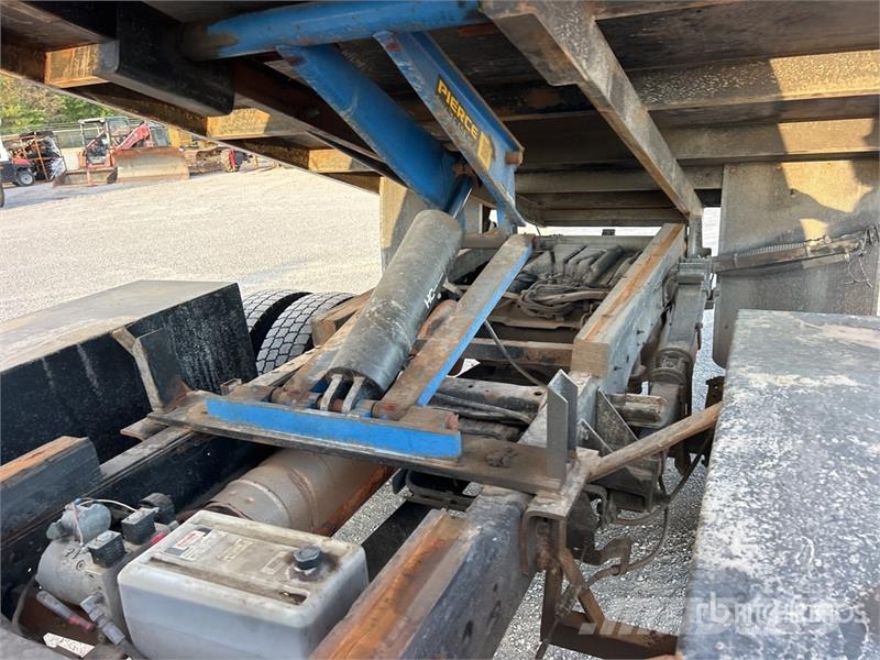 Ford F-550 XL 4x2 Crew Cab Chipper Truck Koka skaidu vedēji