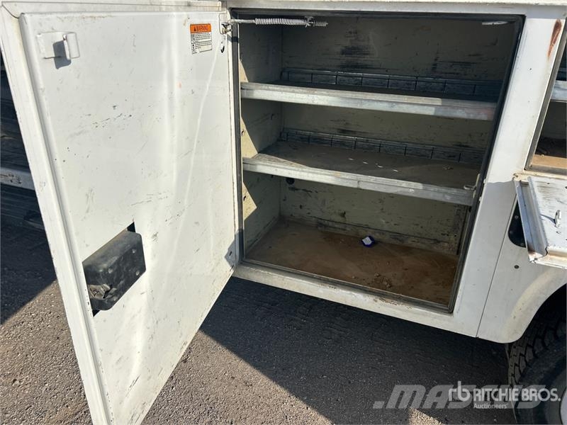 Ford F-550 XL 4x2 Crew Cab Utility Truck Pickup/Pritschenwagen