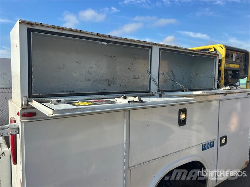 Ford F-550 XL 4x2 Crew Cab Utility Truck Pickup/Pritschenwagen