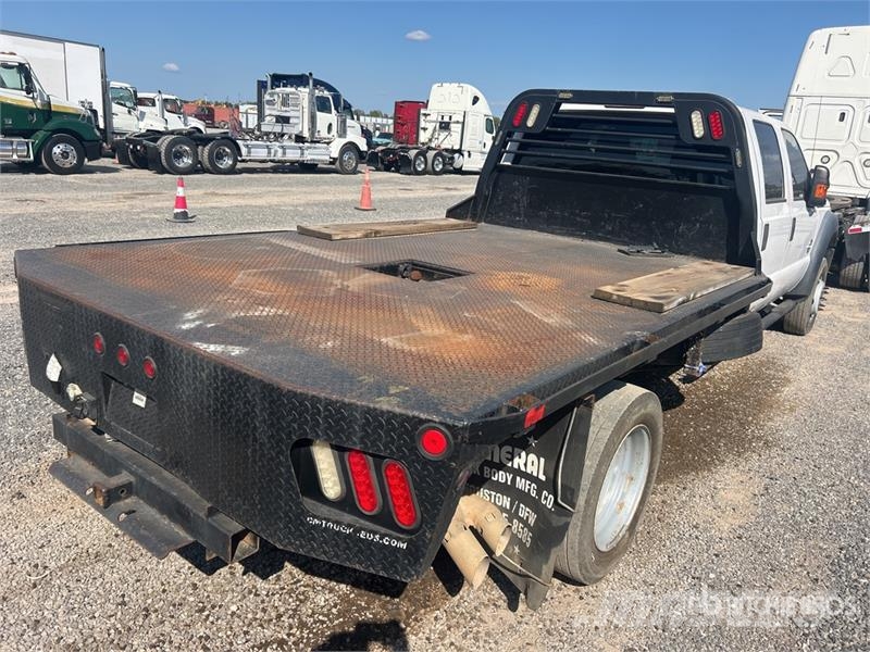 Ford F-550 XL 4x2 Crew Cab Flatbed Truck Tovornjaki s kesonom/platojem