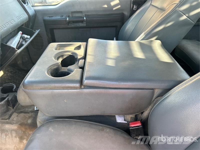 Ford F-550 XL 4x2 Crew Cab Utility Truck Pickup/Pritschenwagen