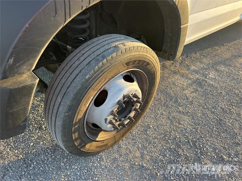Ford F-550 XL 4x2 Crew Cab Chipper Truck Koka skaidu vedēji