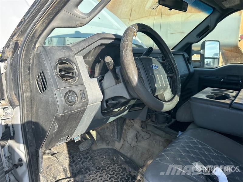 Ford F-550 XL 4x2 Crew Cab Utility Truck Pickup/Pritschenwagen