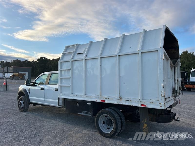 Ford F-550 XL 4x2 Crew Cab Chipper Truck Koka skaidu vedēji