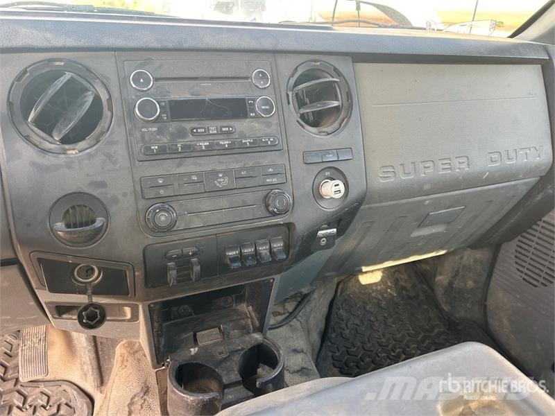 Ford F-550 XL 4x2 Crew Cab Utility Truck Pickup/Pritschenwagen
