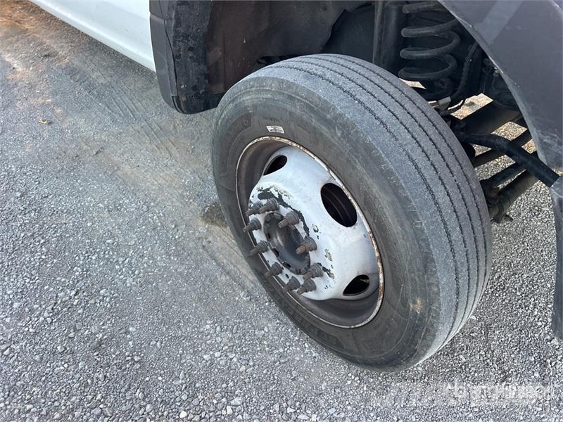 Ford F-550 XL 4x2 Crew Cab Chipper Truck Koka skaidu vedēji