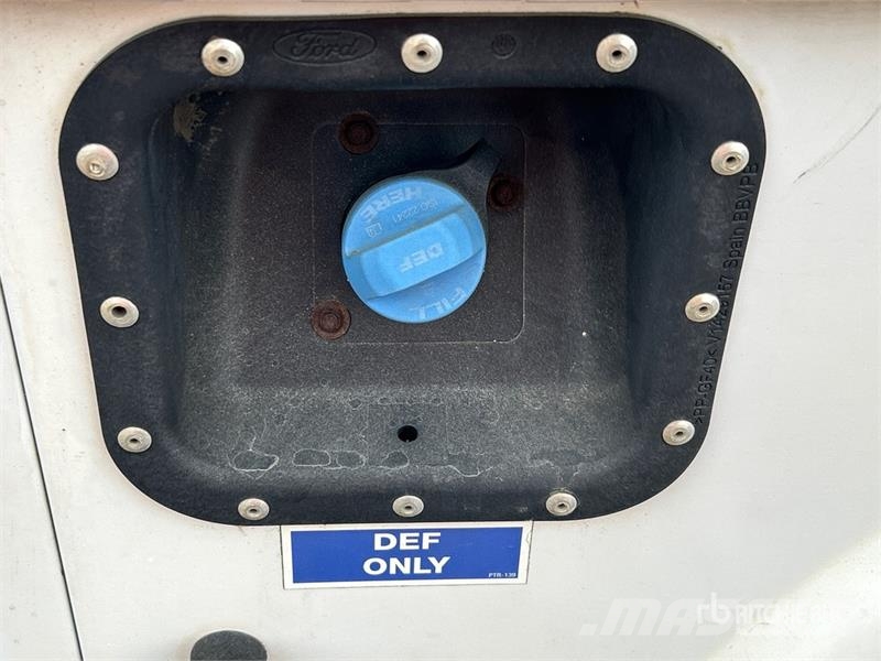 Ford F-550 XL 4x4 Crew Cab Utility Truck Caja abierta/laterales abatibles