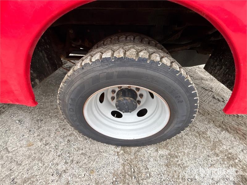 Ford F-550 XL 4x4 Crew Cab Utility Truck Utilitaire benne