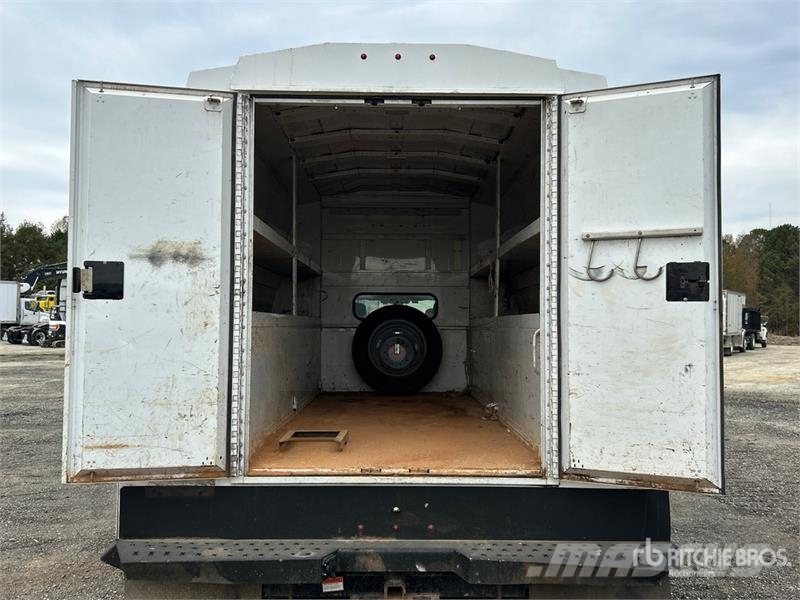 Ford F-550 XL 4x4 Crew Cab Utility Truck Caja abierta/laterales abatibles