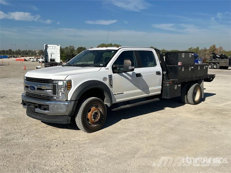 Ford F-550 XL 4x4 Crew Cab Flatbed Truck Platós / Ponyvás teherautók