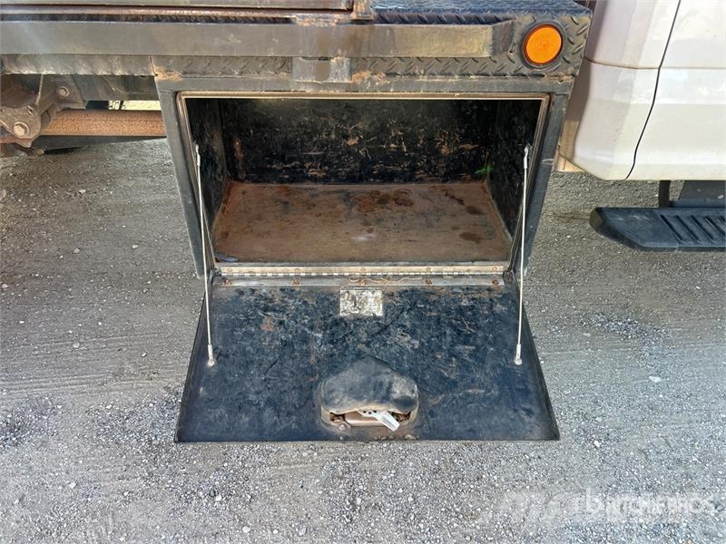 Ford F-550 XL 4x4 Crew Cab Flatbed Truck Platós / Ponyvás teherautók