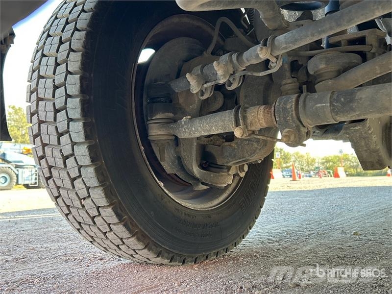 Ford F-550 XL 4x4 Crew Cab Flatbed Truck Platós / Ponyvás teherautók