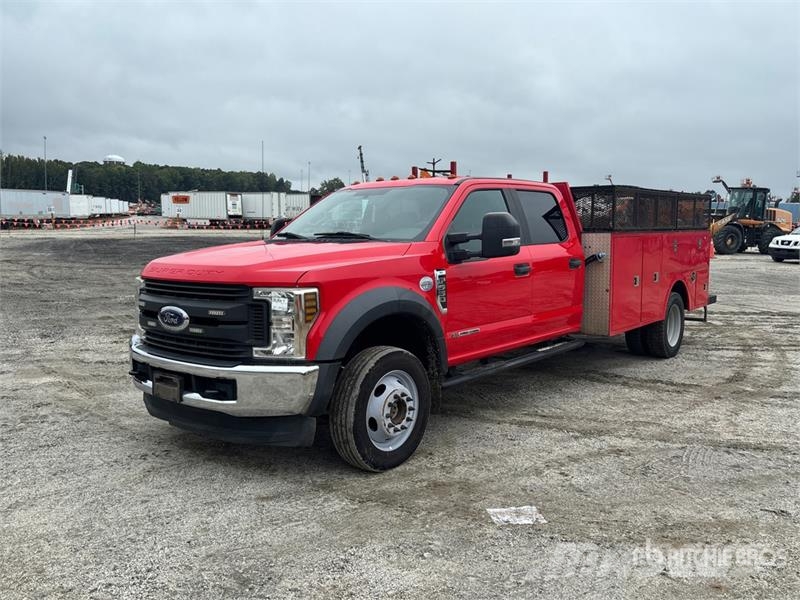 Ford F-550 XL 4x4 Crew Cab Utility Truck Utilitaire benne