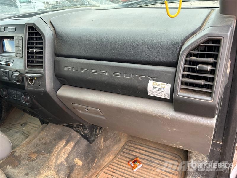 Ford F-550 XL 4x4 Crew Cab Utility Truck Caja abierta/laterales abatibles