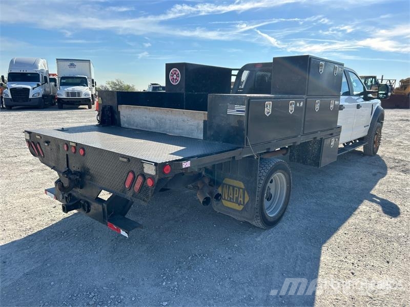 Ford F-550 XL 4x4 Crew Cab Flatbed Truck Platós / Ponyvás teherautók