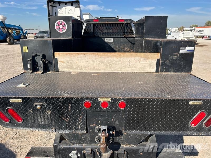 Ford F-550 XL 4x4 Crew Cab Flatbed Truck Platós / Ponyvás teherautók