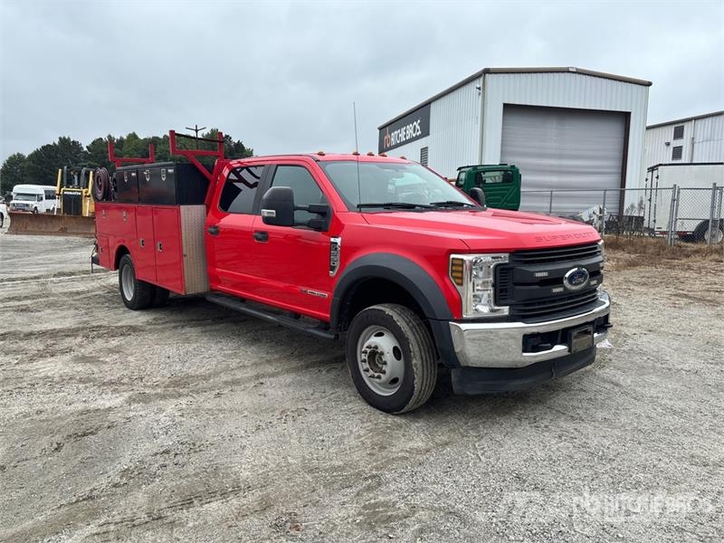 Ford F-550 XL 4x4 Crew Cab Utility Truck Utilitaire benne