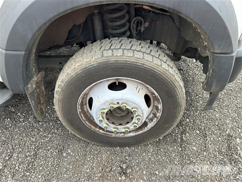 Ford F-550 XL 4x4 Crew Cab Utility Truck Caja abierta/laterales abatibles