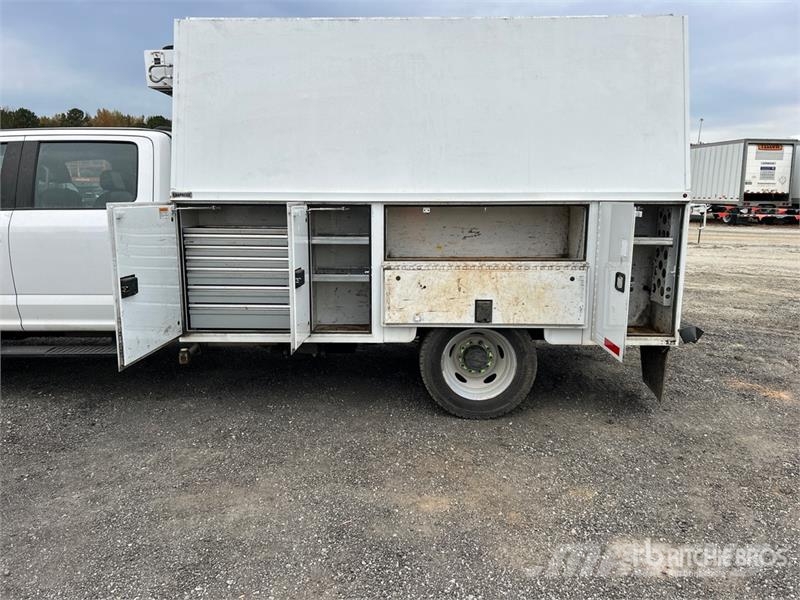 Ford F-550 XL 4x4 Crew Cab Utility Truck Caja abierta/laterales abatibles
