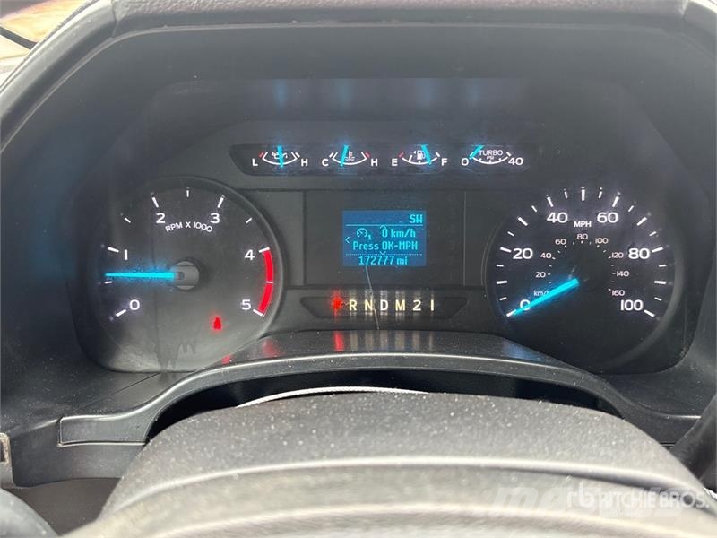 Ford F-550 XL 4x4 Crew Cab Utility Truck Utilitaire benne