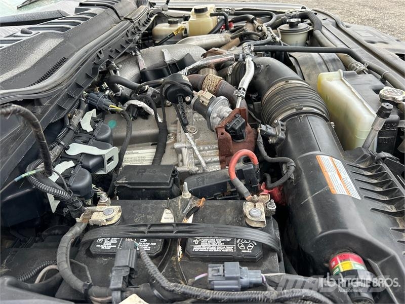 Ford F-550 XL 4x4 Crew Cab Utility Truck Caja abierta/laterales abatibles