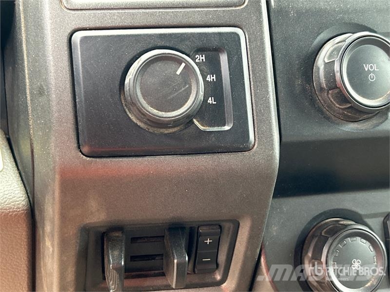 Ford F-550 XL 4x4 Crew Cab Utility Truck Caja abierta/laterales abatibles