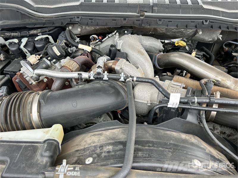 Ford F-550 XL 4x4 Crew Cab Utility Truck Caja abierta/laterales abatibles