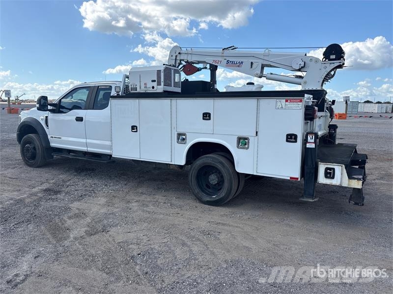 Ford F-550 XL 4x4 Extended Cab Service Truck 多目的/汎用車両