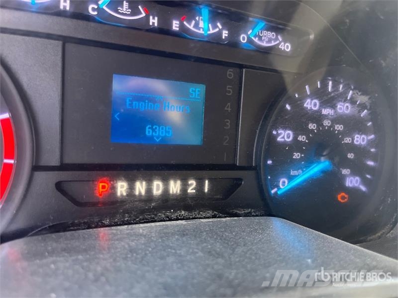 Ford F-550 XL 4x4 Extended Cab Service Truck 多目的／汎用車両