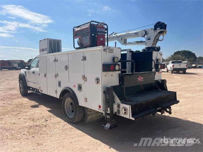 Ford F-550 XL 4x4 Extended Cab Service Truck 多目的／汎用車両