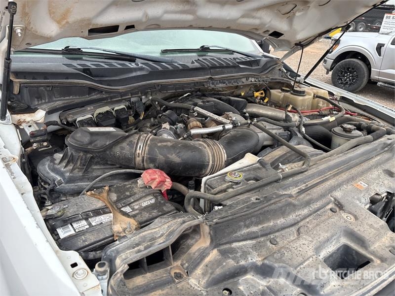 Ford F-550 XL 4x4 Extended Cab Service Truck Komunalna vozila