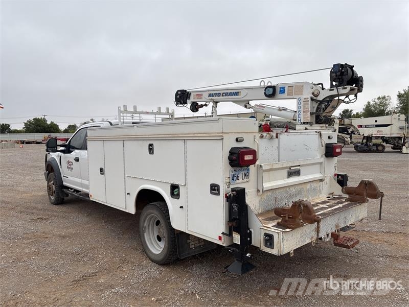 Ford F-550 XL 4x4 Extended Cab Service Truck Komunalna vozila