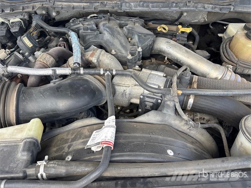 Ford F-550 XL 4x4 Extended Cab Service Truck 多目的/汎用車両