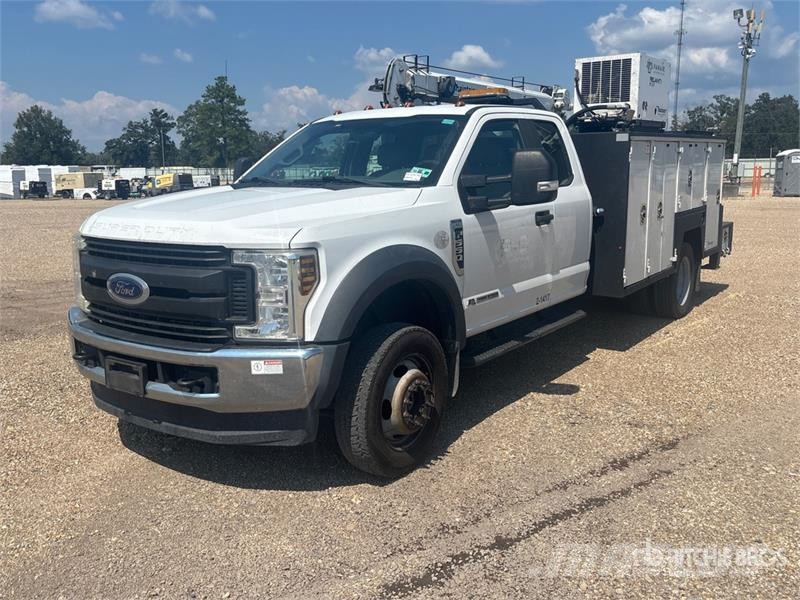 Ford F-550 XL 4x4 Extended Cab Service Truck Veículos municipais / de uso geral
