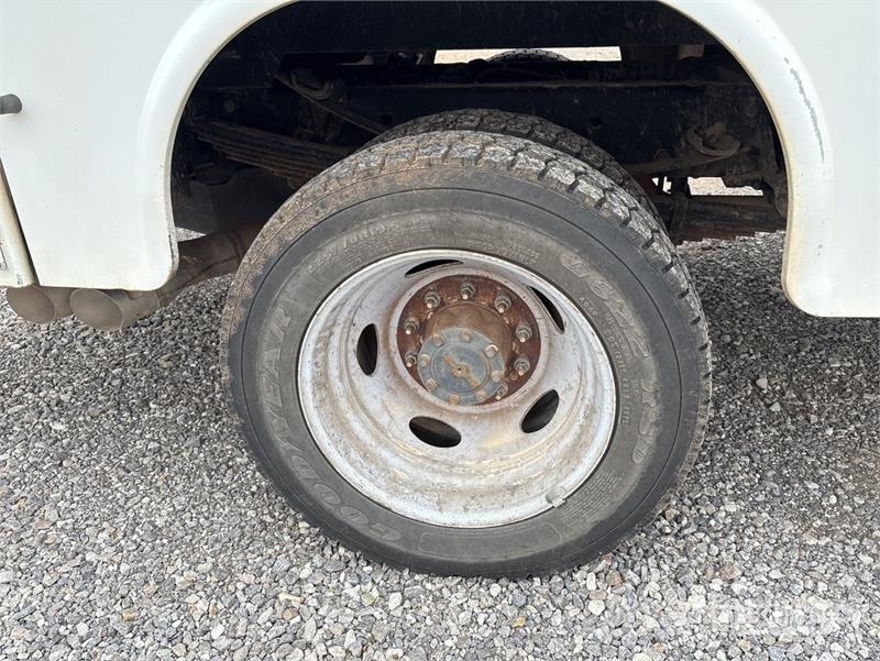 Ford F-550 XL 4x4 Extended Cab Service Truck Komunalna vozila