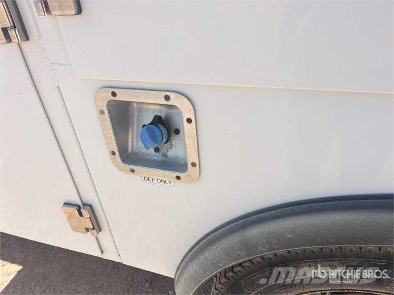 Ford F-550 XL 4x4 Extended Cab Service Truck 多目的／汎用車両