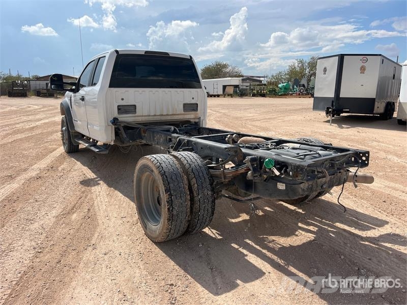 Ford F-550 XL 4x4 Extended Cab Cab and Chassis Cabins and interior