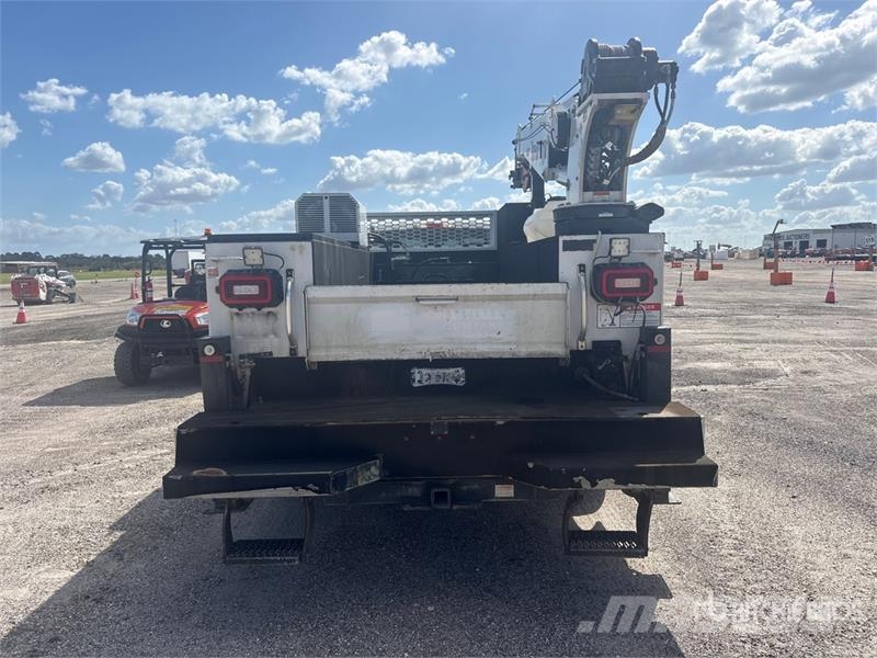 Ford F-550 XL 4x4 Extended Cab Service Truck 多目的/汎用車両