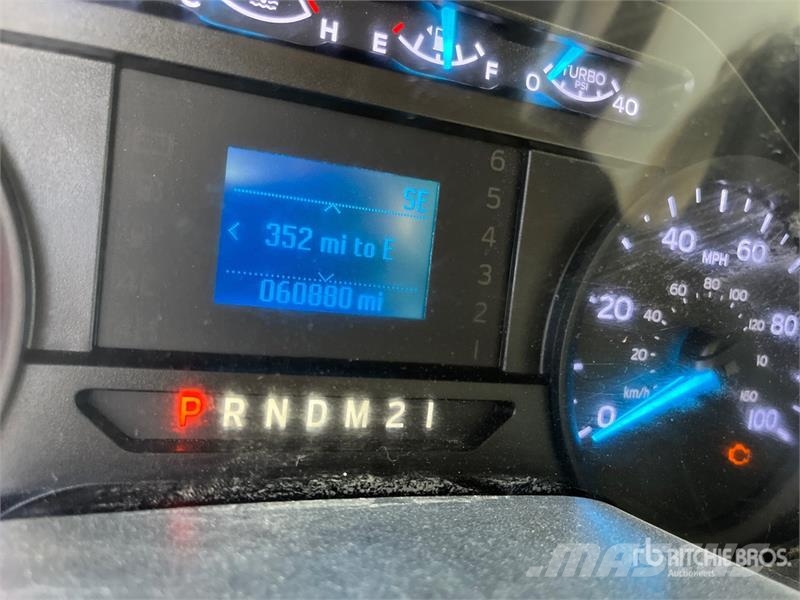 Ford F-550 XL 4x4 Extended Cab Service Truck 多目的／汎用車両